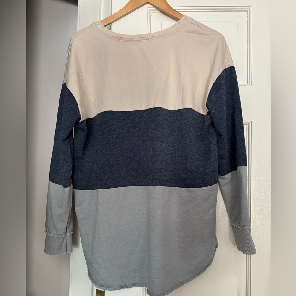 Color blocked striped knit sweater - Picture 4 of 5